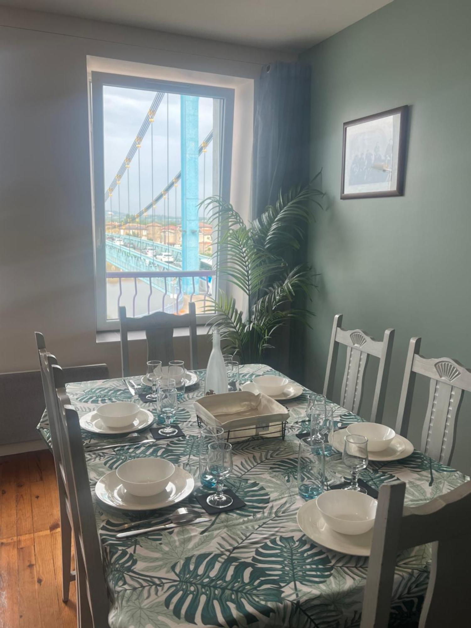 Serrières Appartement Prive « Blue Bridge & Sauna » מראה חיצוני תמונה
