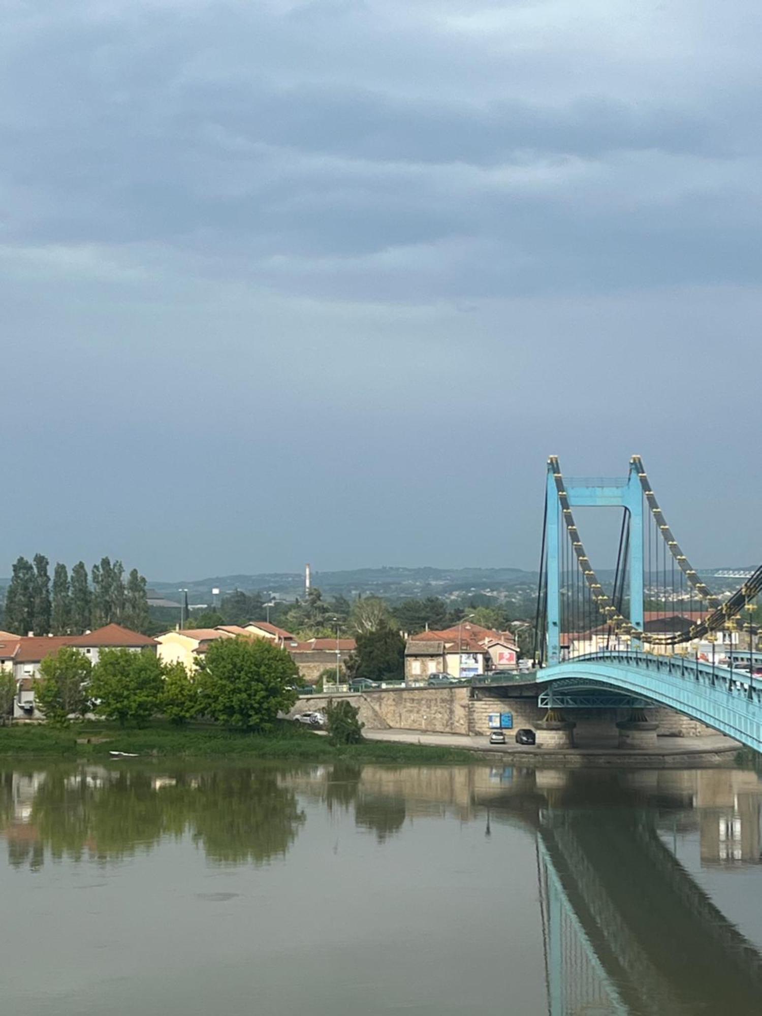 Serrières Appartement Prive « Blue Bridge & Sauna » מראה חיצוני תמונה